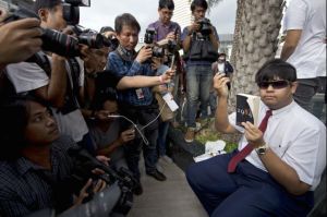 thailand_book_reading_protest